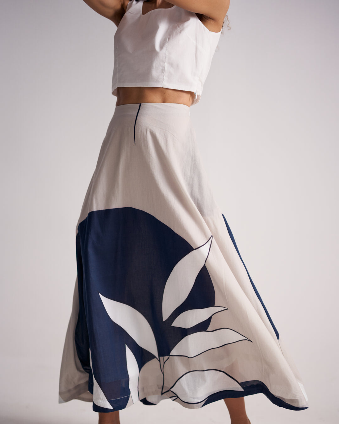 Crest skirt